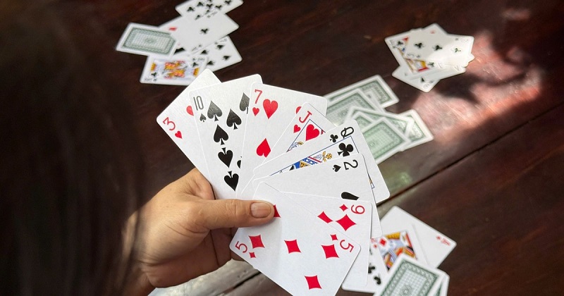 Nguồn gốc và bản chất của tá lả là bài gì